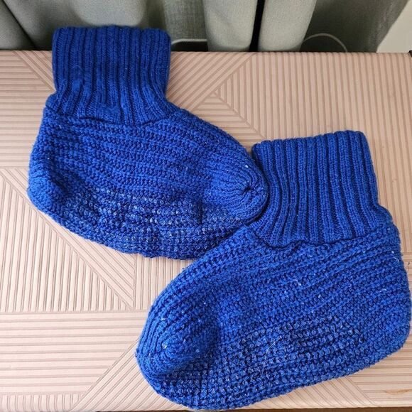 Bugs Bunny Socks Looney Toons Blue Knit Grip Bottoms Embroidered Patch Unisex - Picture 4 of 6